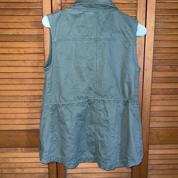 Green Utility Vest - Picture 6 of 6